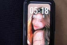 荣耀手环原价249元，如今二手25元起，5年了还能打得动吗？